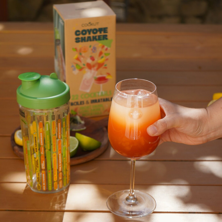 SHAKER A COCKTAILS & MOCKTAILS